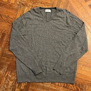 Old Navy Men’s sweater